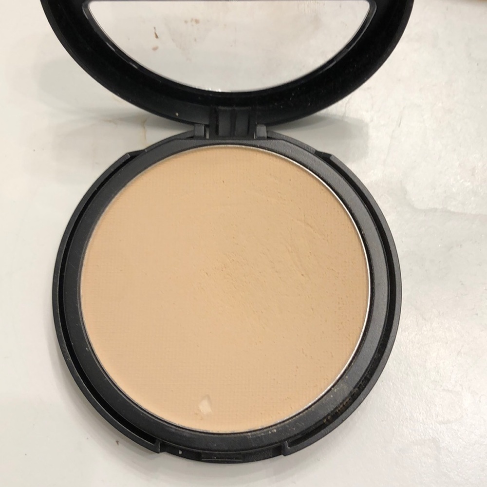 Revlon ColorStay Face Powder - Picture 2 of 2